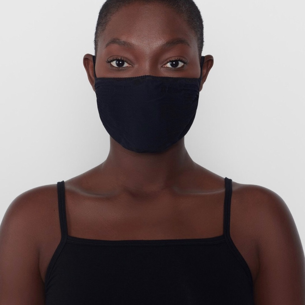 Skims face mask onxy